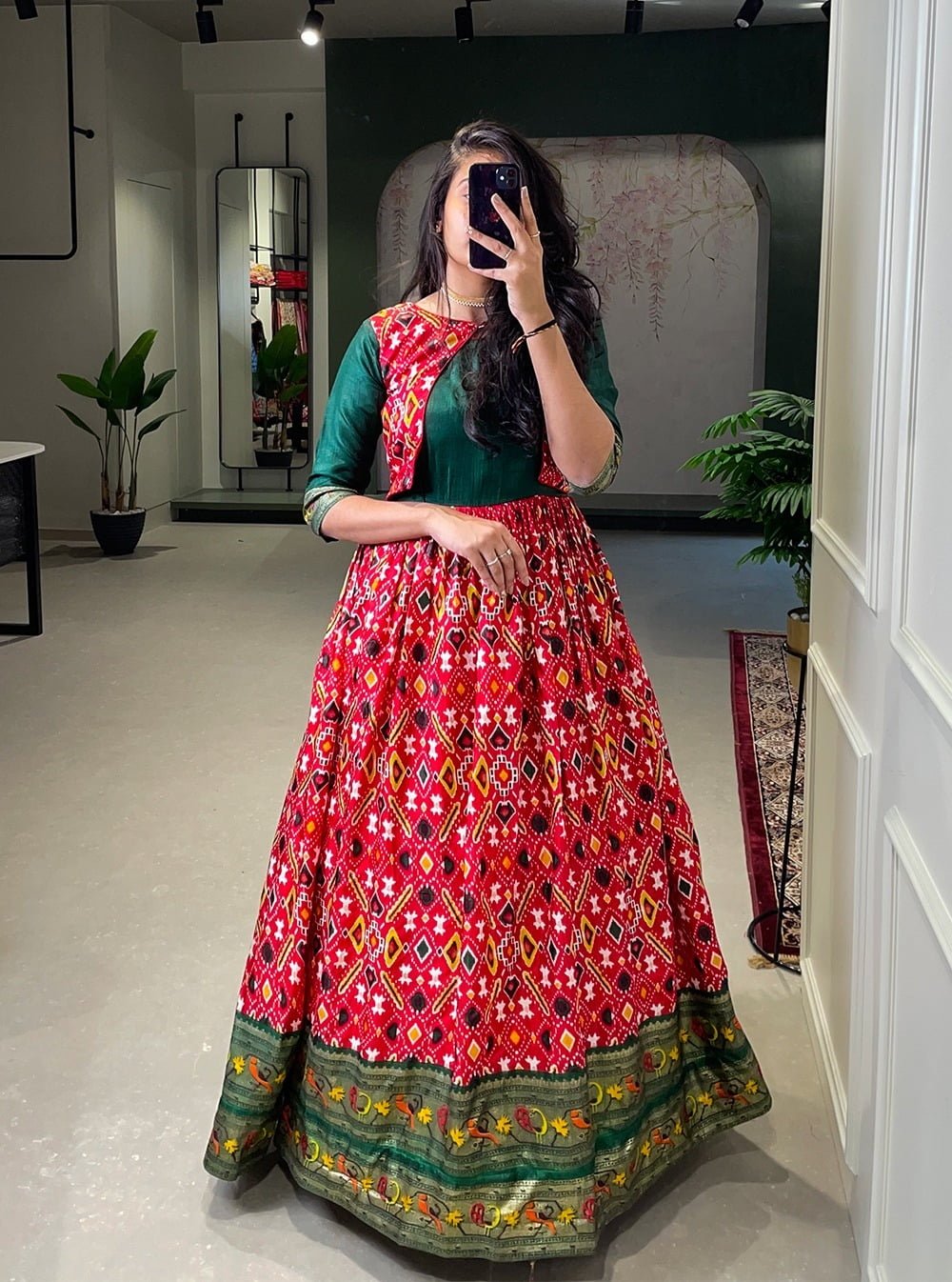 Pochampally ikkat pattu is currently in high trend and this trend is not  only fashion in sarees… | Kalamkari dresses, Indian gowns dresses, Kurti  designs party wear