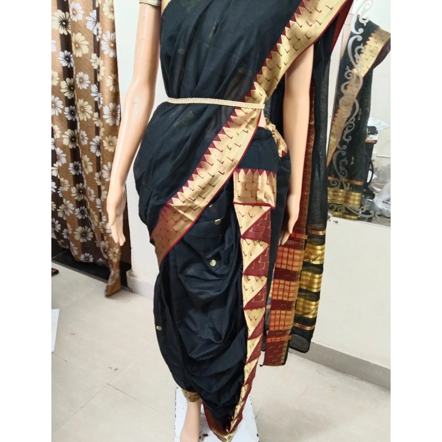 What jewellery goes with a Nauvari saree? - Quora