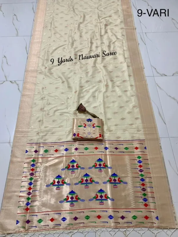9 Yards White Nauvari Paithani Saree