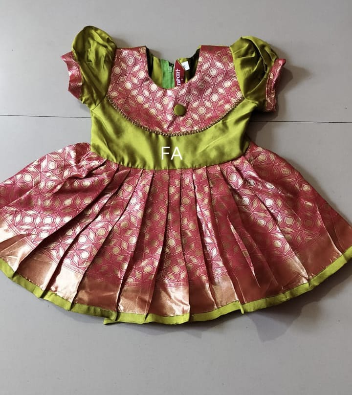 Padava Special Traditional Pattern Frock YellowGreen Padava Special Traditional Pattern Frock YellowGreen