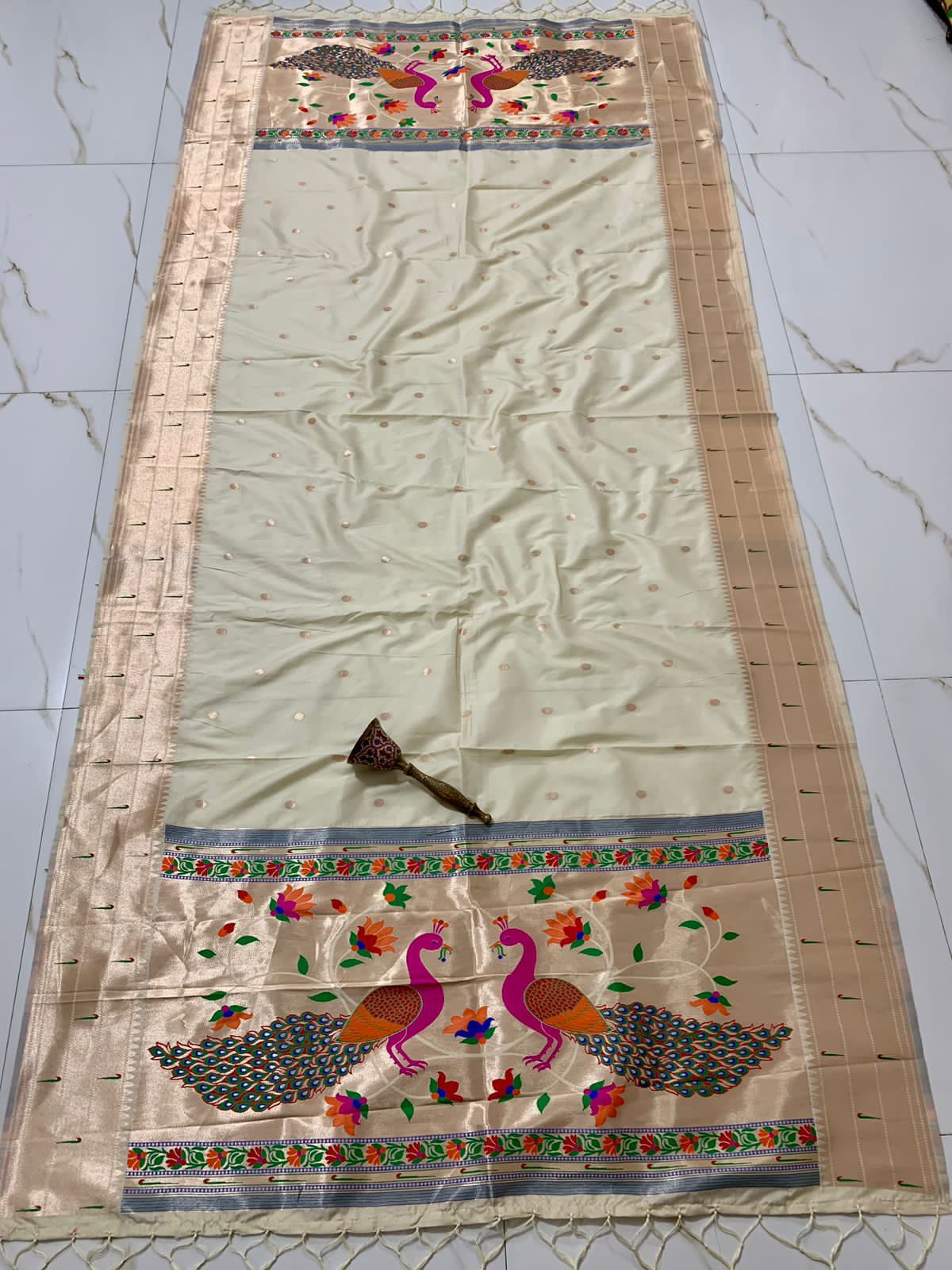 Soft Jari and Silk Dupatta White Soft Jari and Silk Dupatta White
