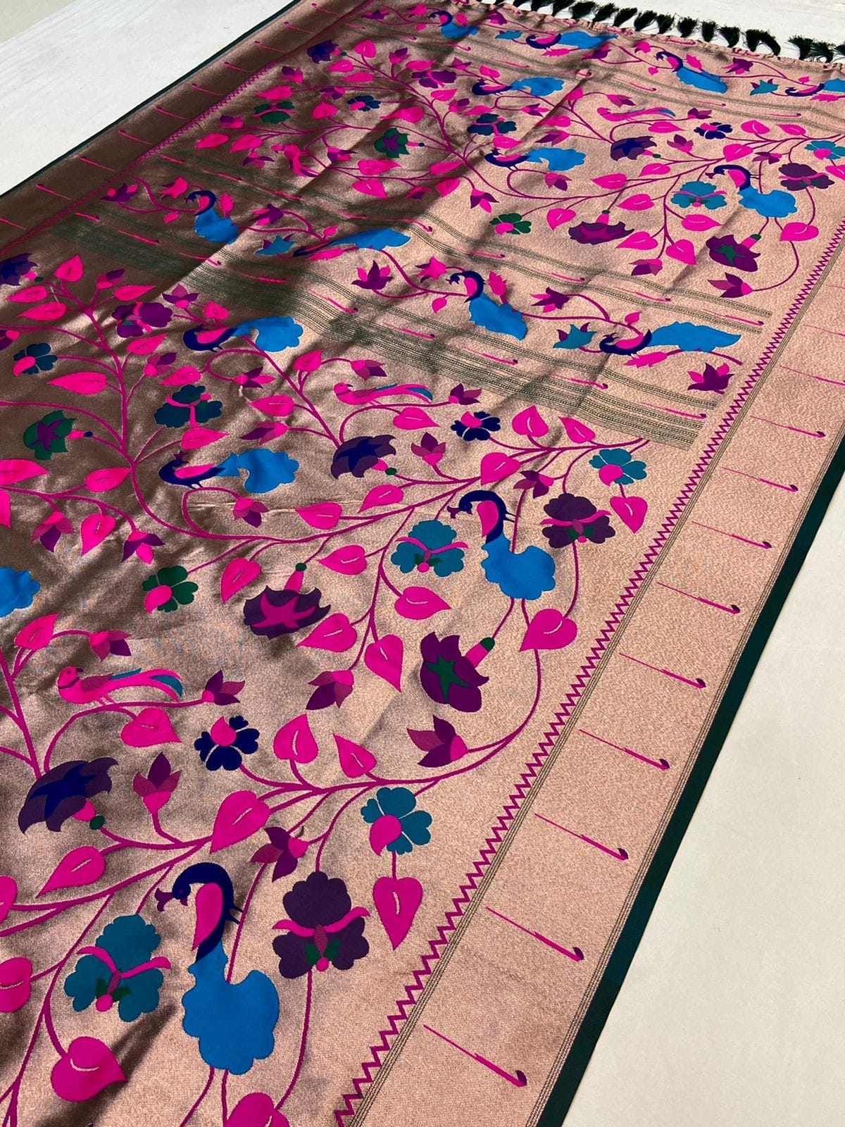 Banarasi Soft Silk Paithani Saree Green (2) Banarasi Soft Silk Paithani Saree Green Side