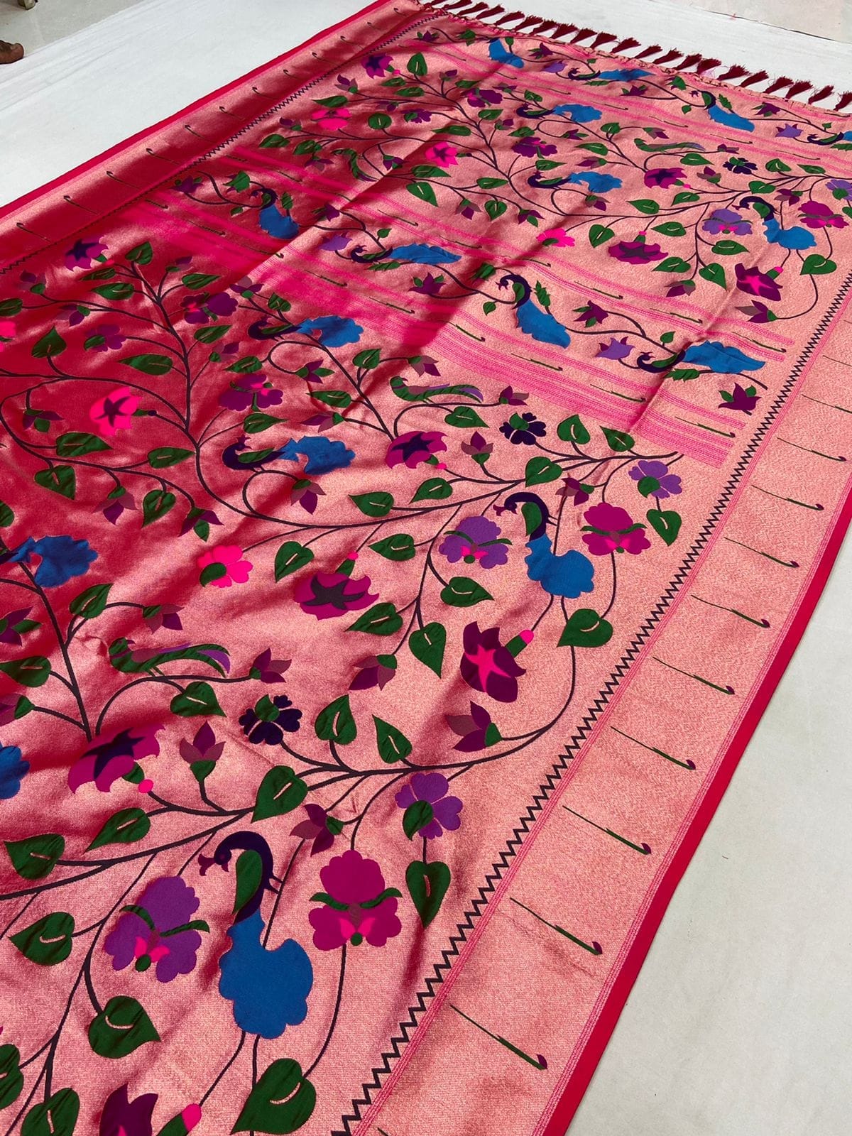 Banarasi Soft Silk Paithani Saree Rani (2) Banarasi Soft Silk Paithani Saree Rani Side