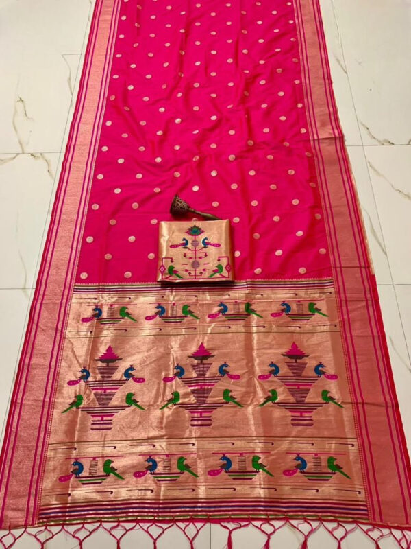 Nauvari Sadi - A Traditional Maharashtrian Attire Rani