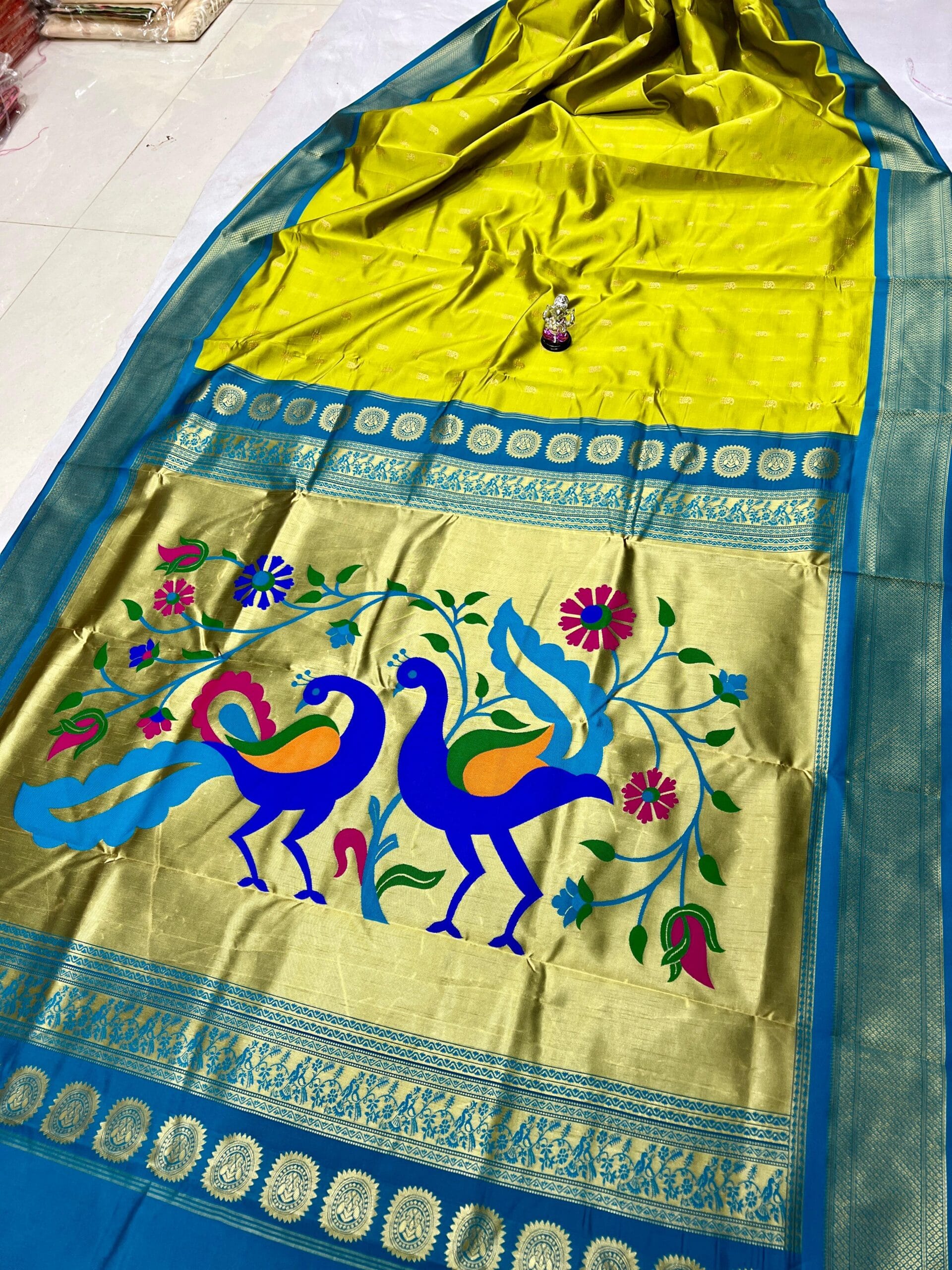 9 Yard Dhruvika Paithani Parrot