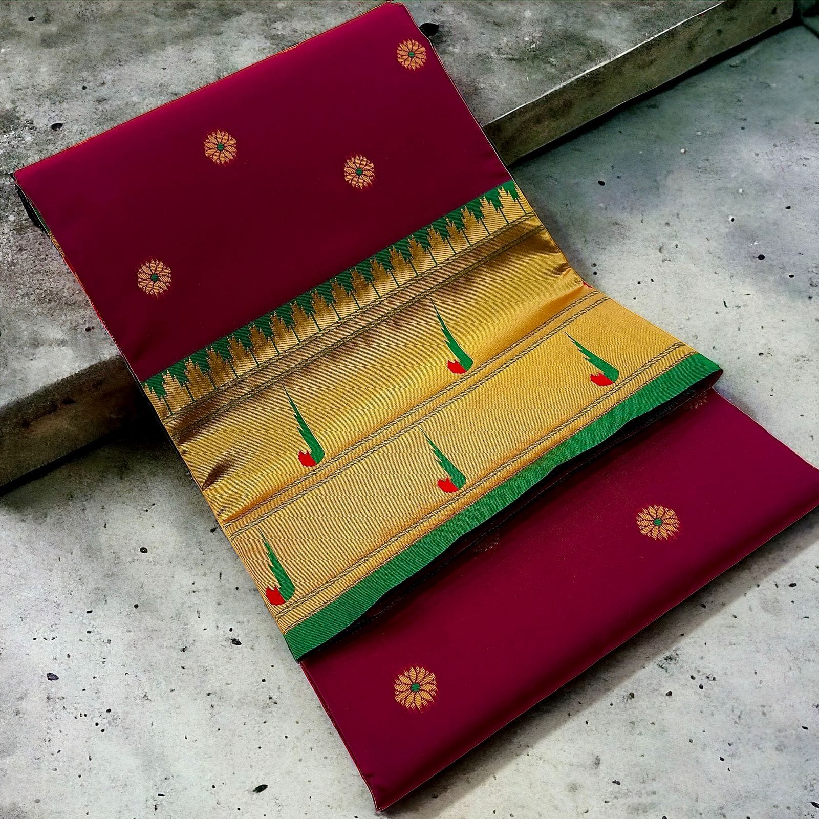Maroon Double Muniya Boarder Paithani