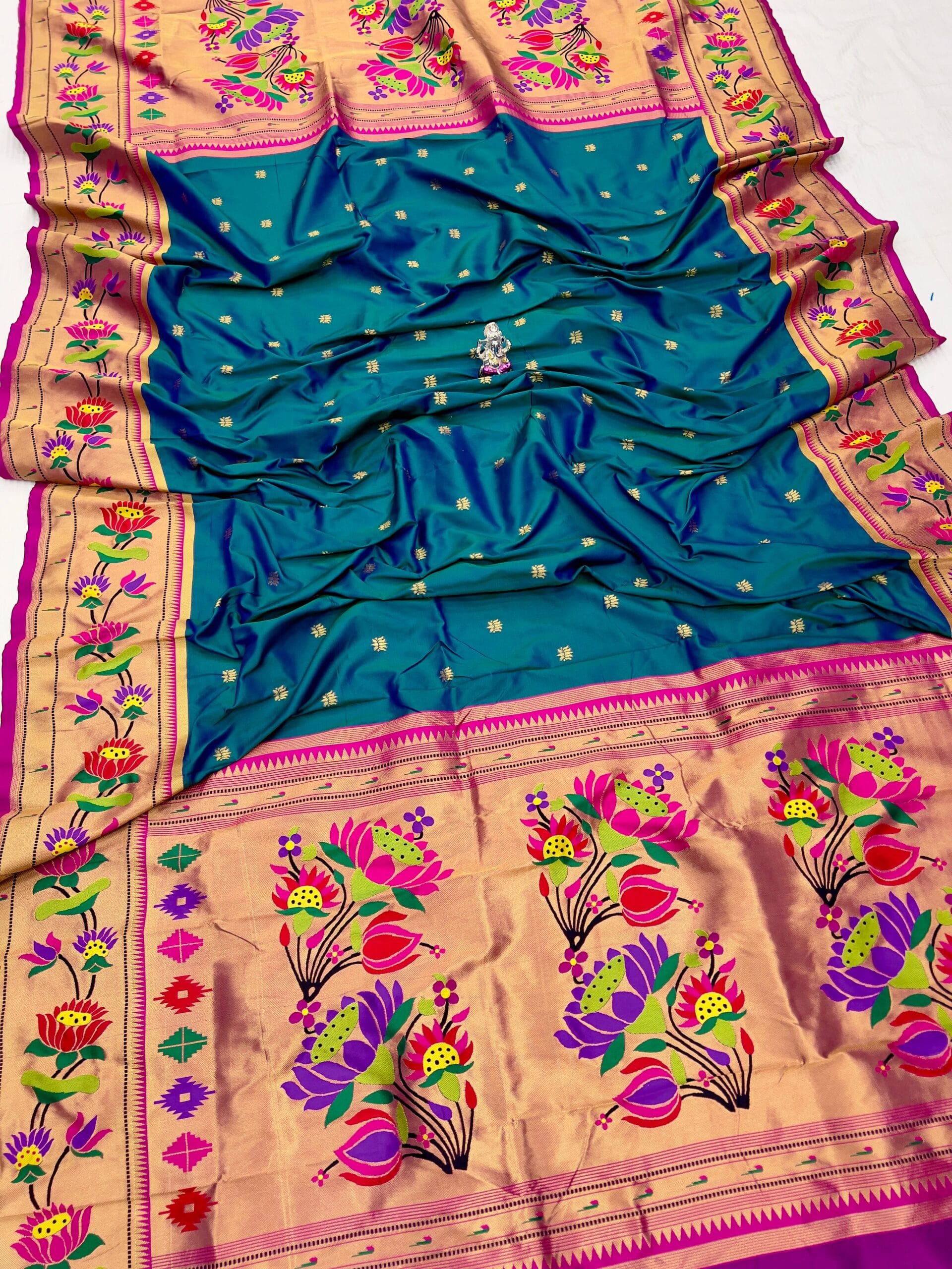 Premium Quality Lotus Paithani Dupatta Green Premium Quality Lotus Paithani Dupatta Green