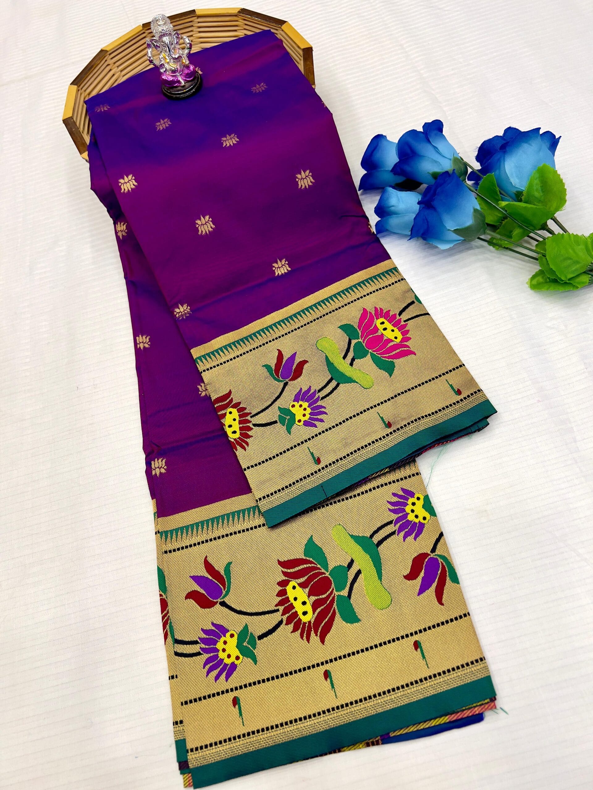 Premium Quality Lotus Paithani Dupatta Magenta (2) Premium Quality Lotus Paithani Dupatta Magenta (2)