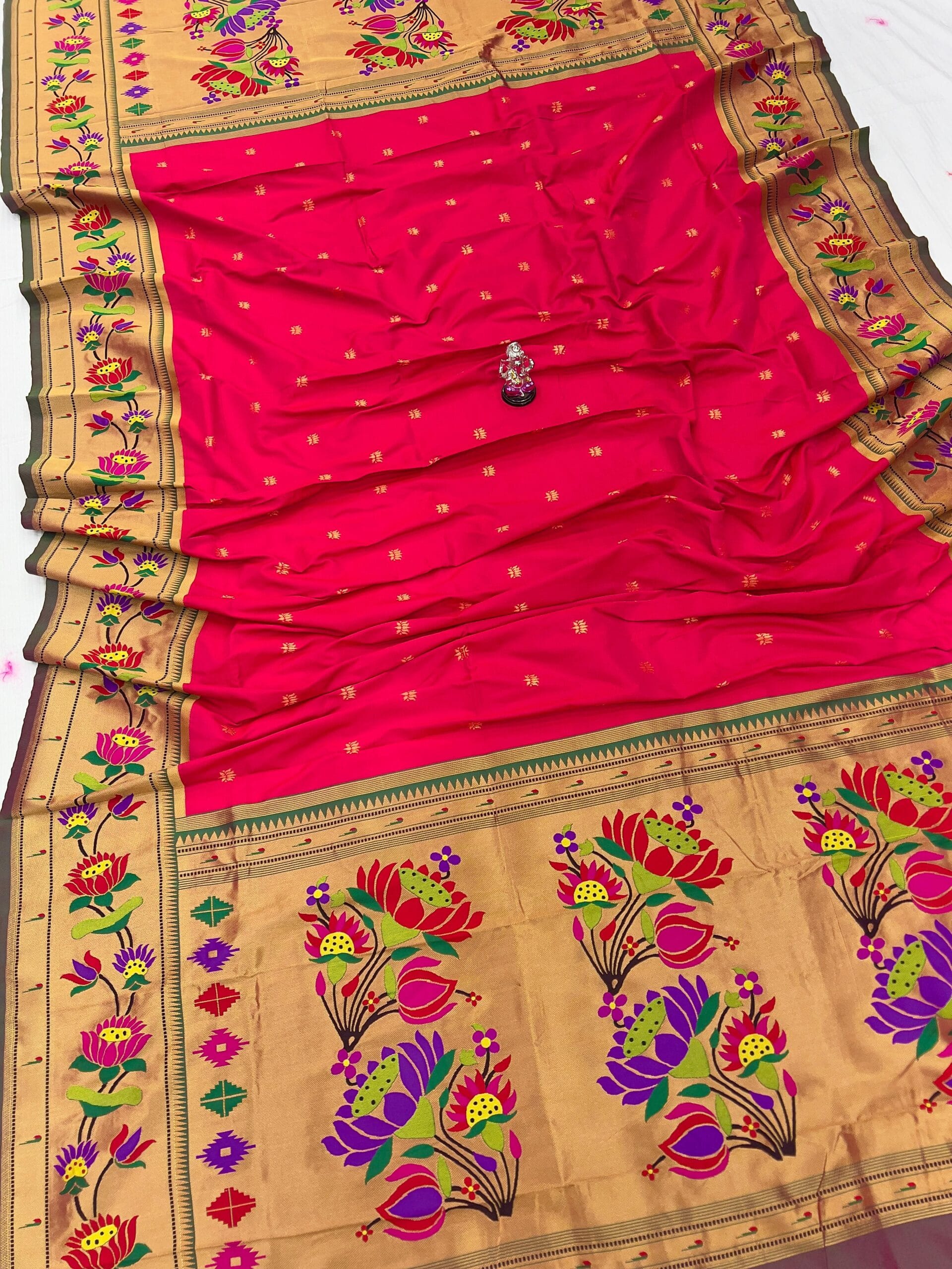 Premium Quality Lotus Paithani Dupatta Rani Premium Quality Lotus Paithani Dupatta Rani