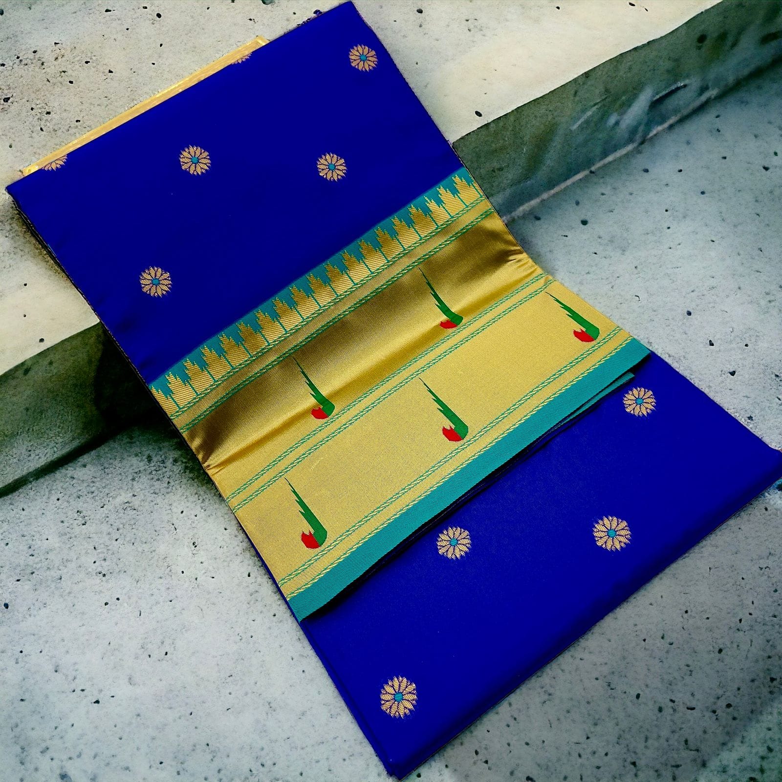 Royal Blue and Rama Double Muniya Boarder Paithani