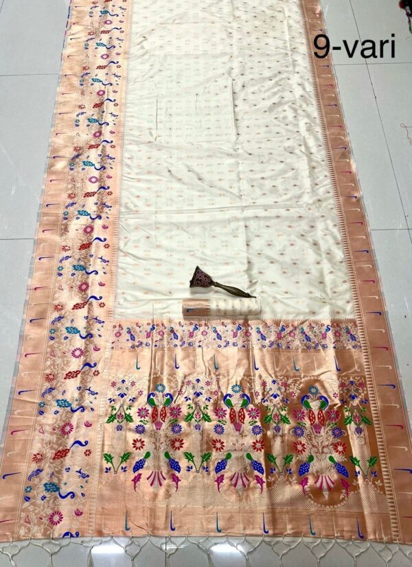 White 9 Yard Kanchivaram Pethani Silk Saree