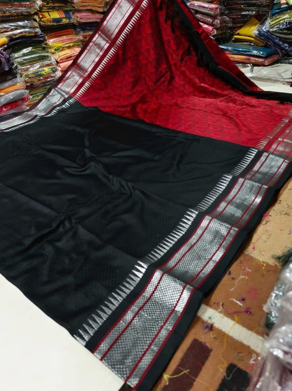 Katki Khan Paithani Saree Black (2) Katki Khan Paithani Saree Black (2)