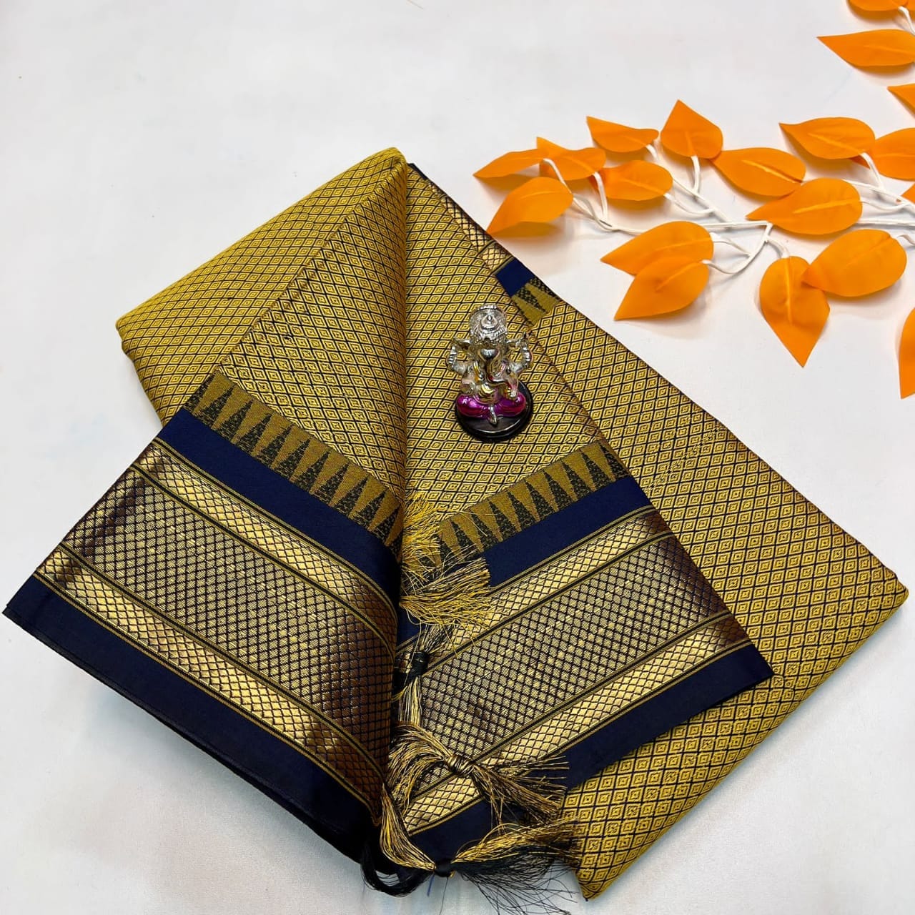 Katki Khan Paithani Saree Light Yellow Katki Khan Paithani Saree Light Yellow