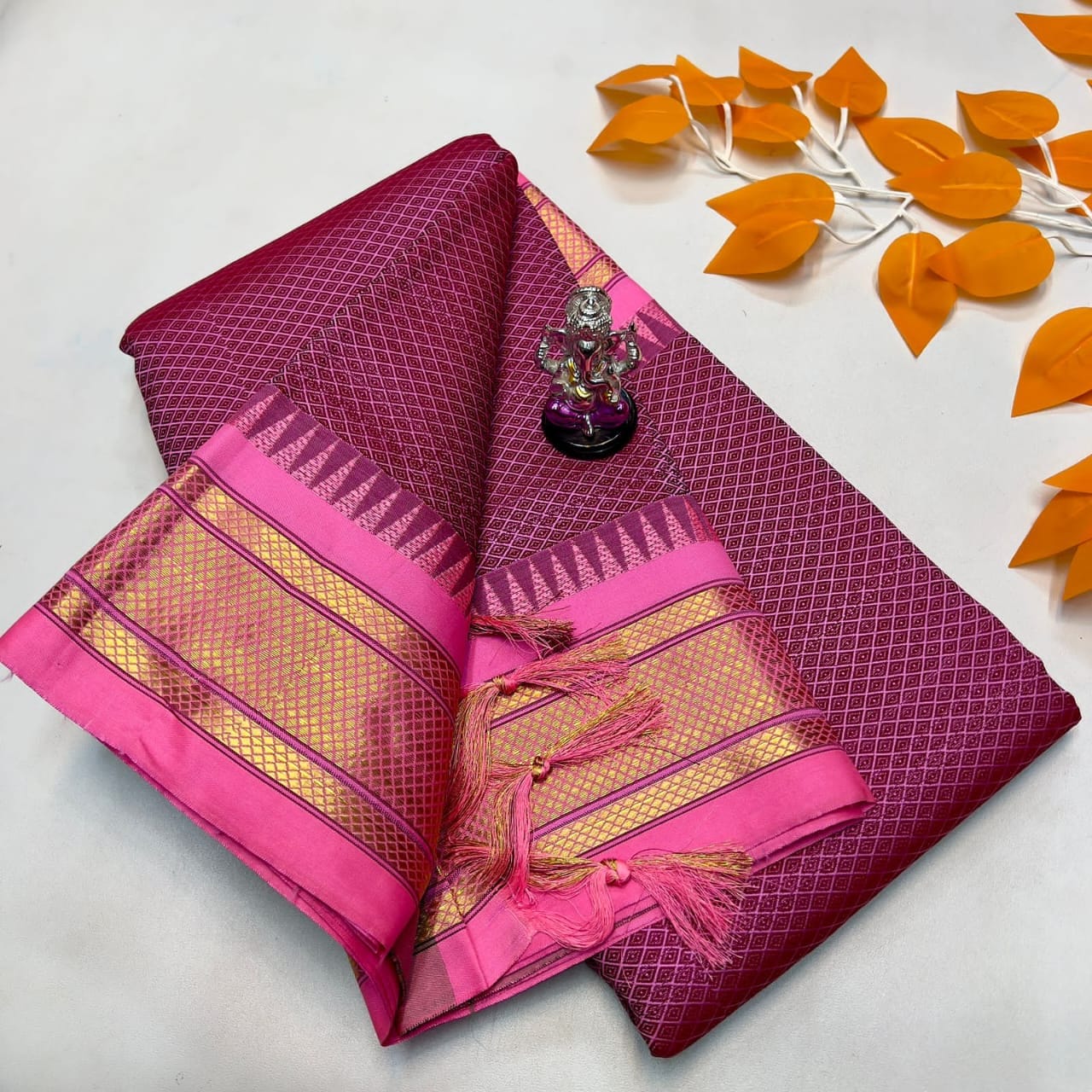 Katki Khan Paithani Saree Maroon and Pink Katki Khan Paithani Saree Maroon and Pink