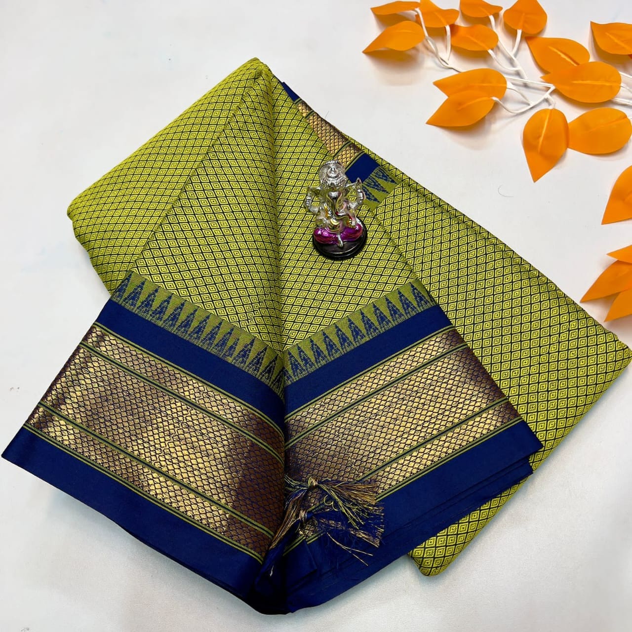 Katki Khan Paithani Saree Parrot Green and Blue Katki Khan Paithani Saree Parrot Green and Blue