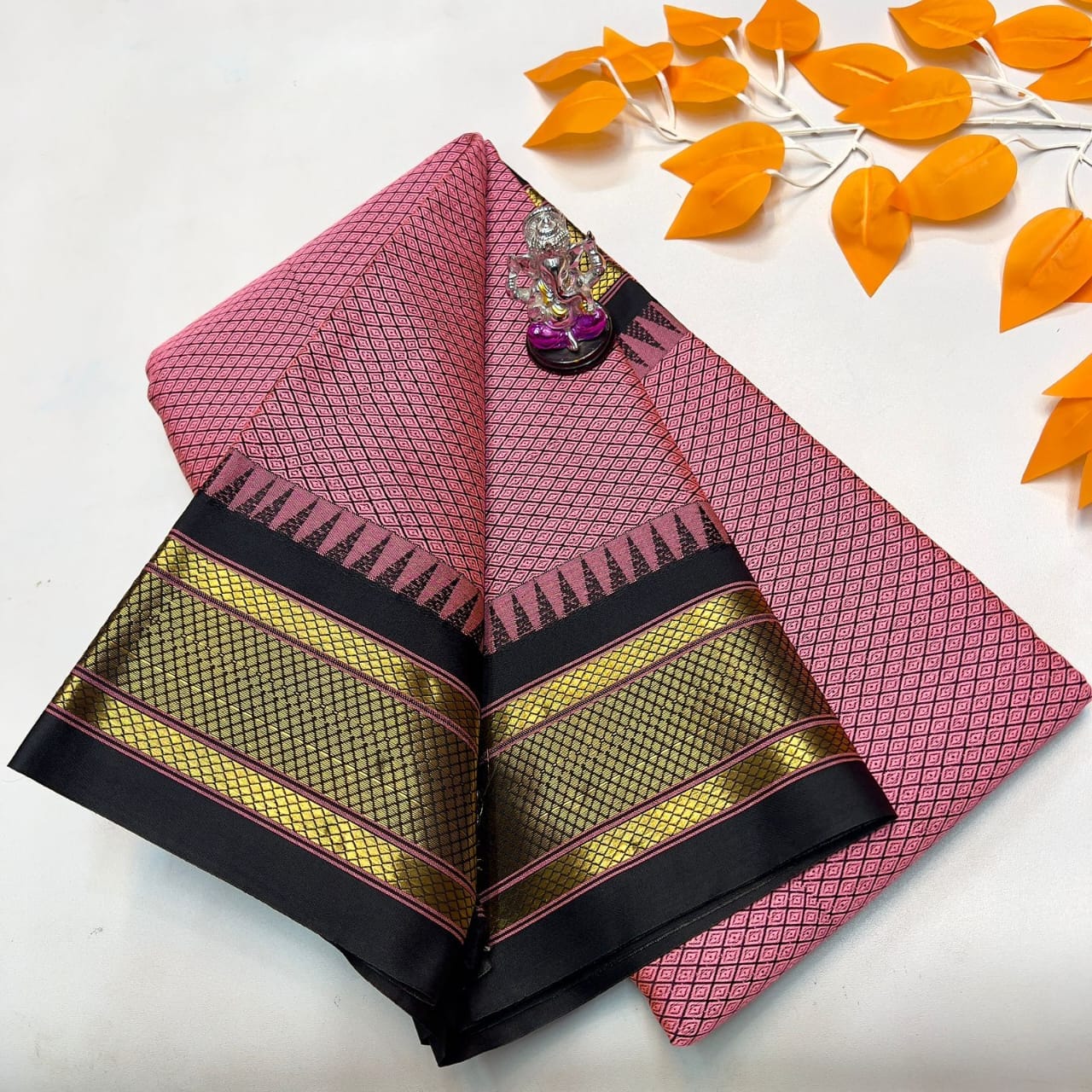 Katki Khan Paithani Saree Pink and Black Katki Khan Paithani Saree Pink and Black
