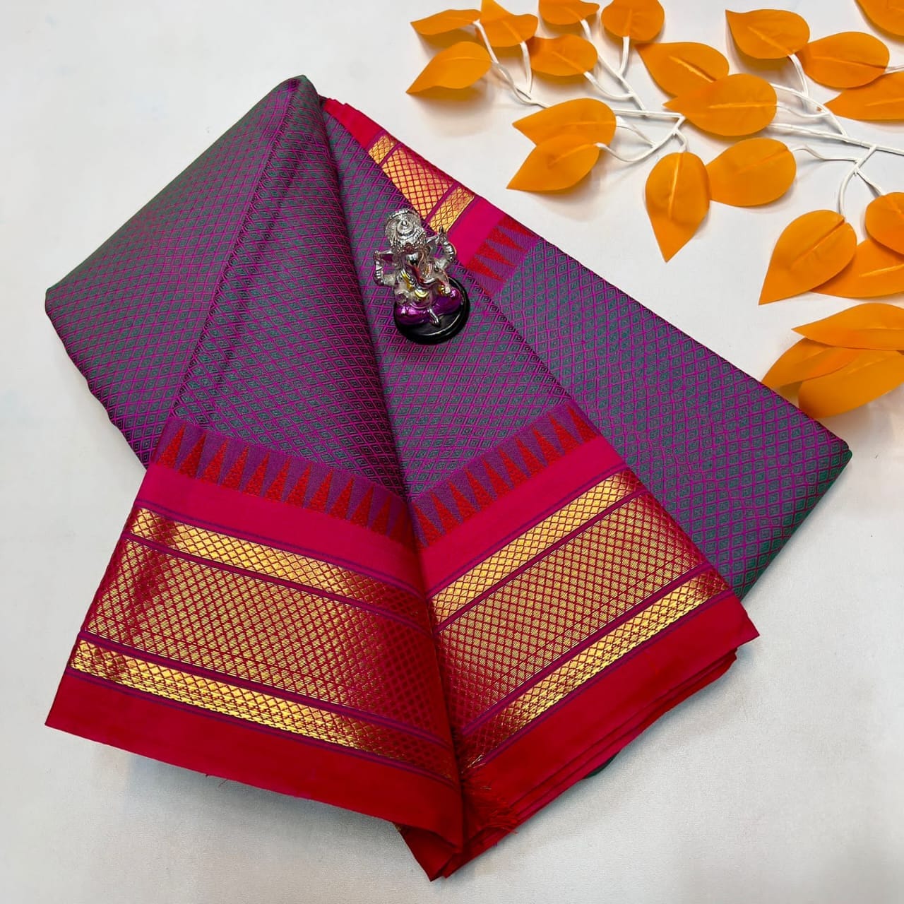 Katki Khan Paithani Saree Plum Purple Katki Khan Paithani Saree Plum Purple