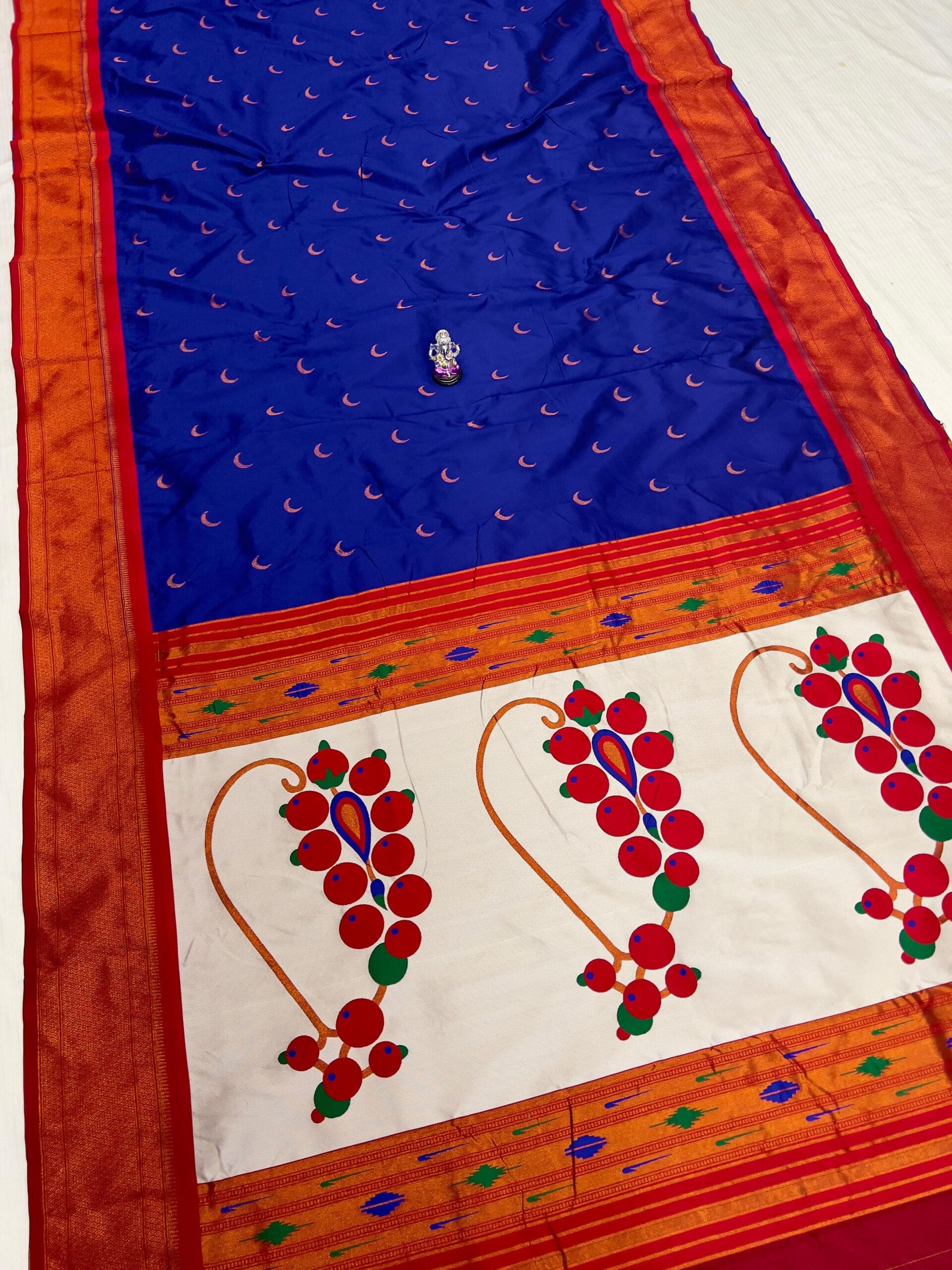Blue 9 Yard Chandrakor Paithani Saree Blue 9 Yard Chandrakor Paithani Saree