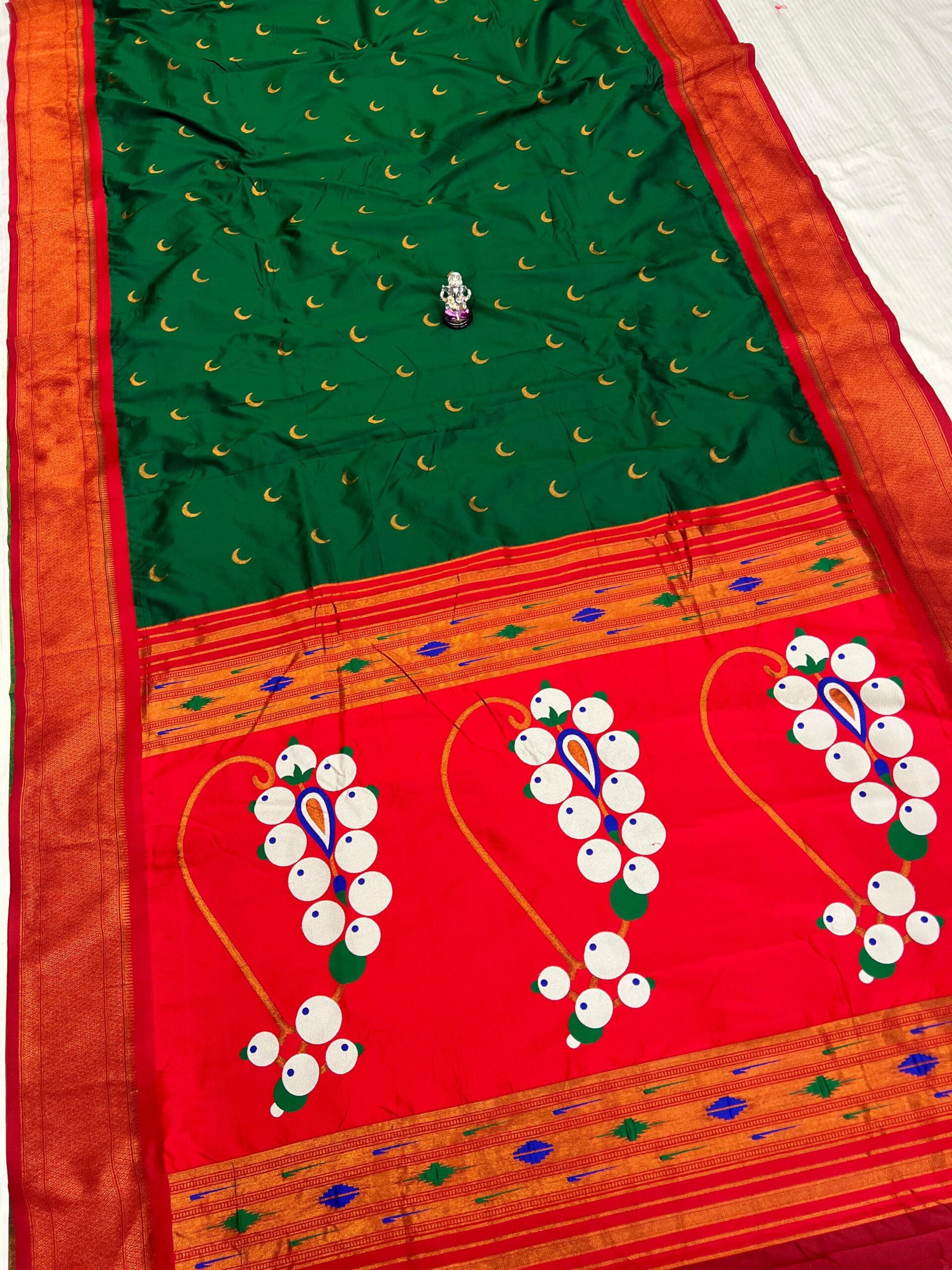 Green 9 Yard Chandrakor Paithani Saree Green 9 Yard Chandrakor Paithani Saree
