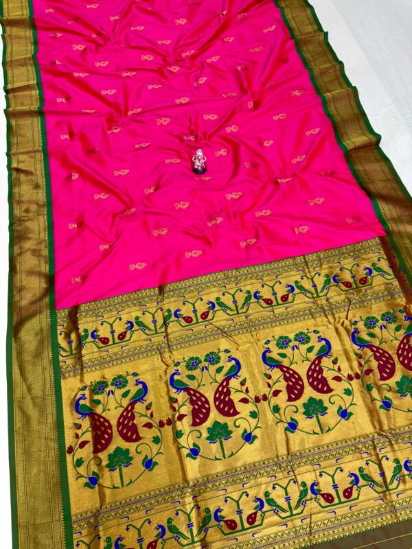 Mayuri Kadiyal Paithani Pink