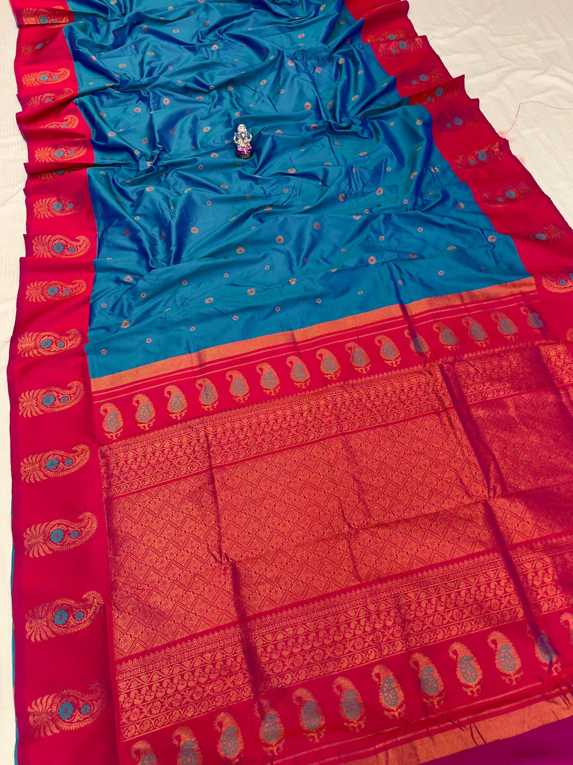 Tana Silk Brocade Paithani Sarees Blue Main