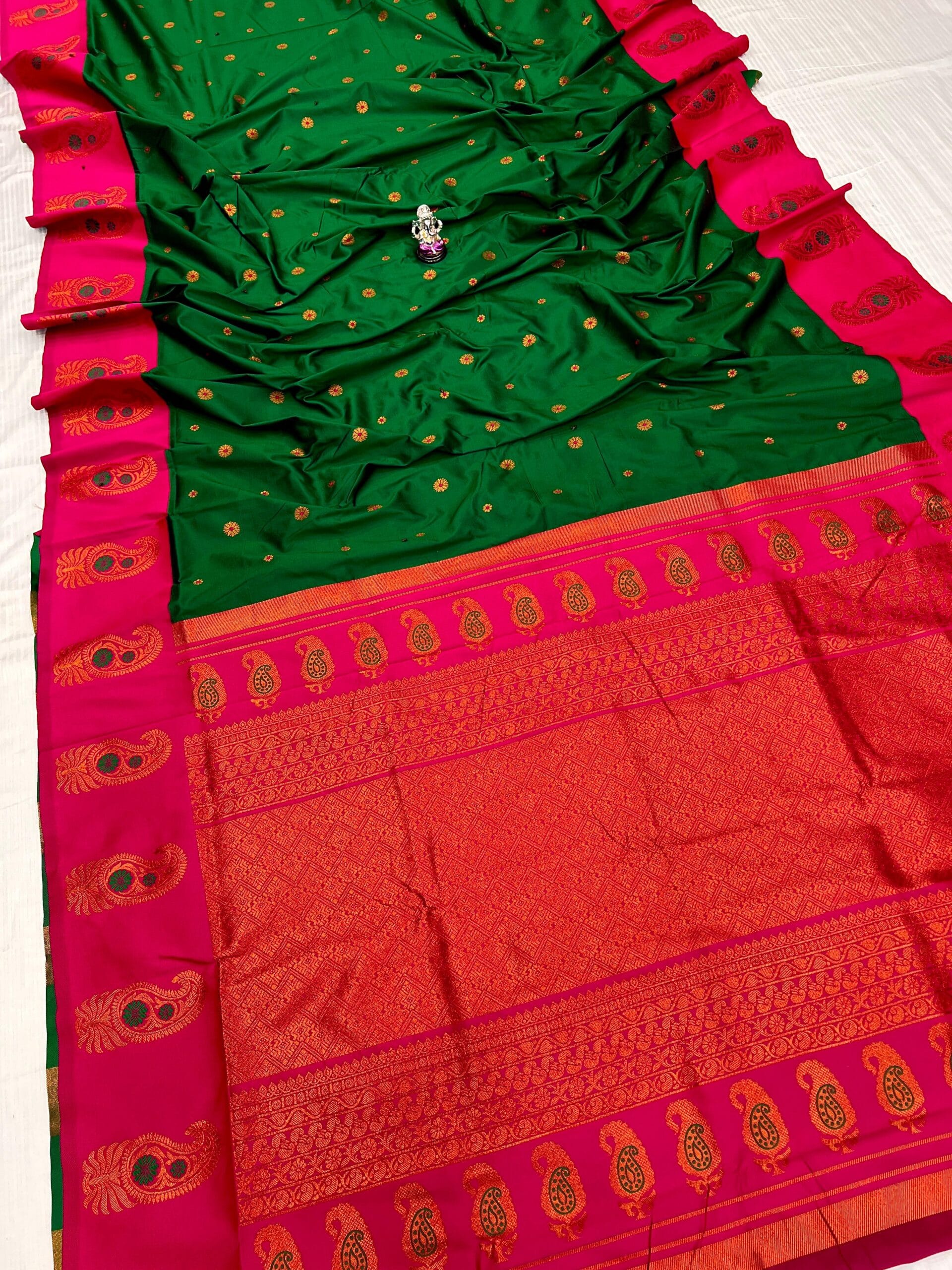 Tana Silk Brocade Paithani Sarees Green Main