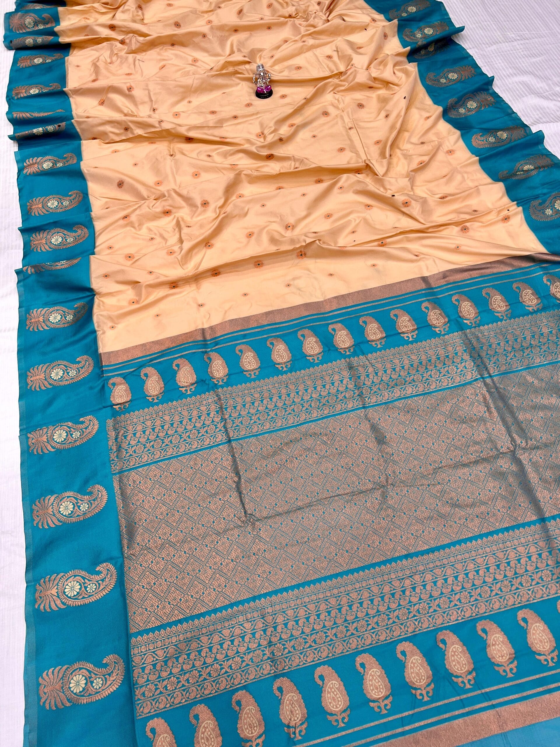 Tana Silk Brocade Paithani Sarees Light Yellow Main