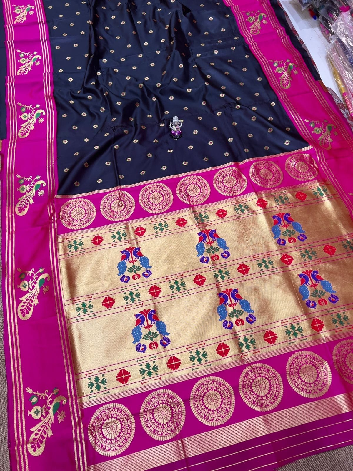 Turning border Paithani Black Pink Full Turning border Paithani Black Pink Full