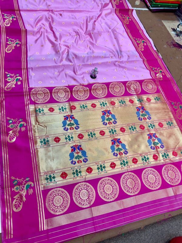 Turning border Paithani Light Pink Full