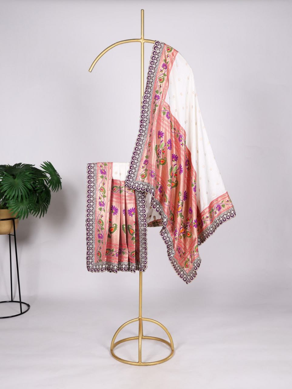 White Paithani Jacquard Silk Dupatta White Paithani Jacquard Silk Dupatta