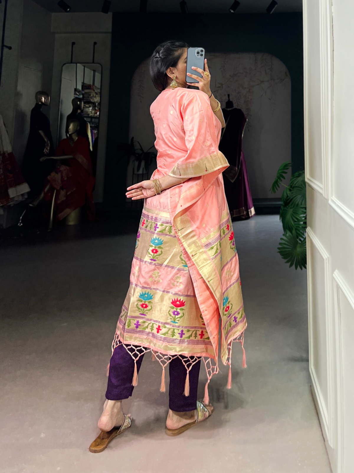 Pink embroidered jacquard kaftan for women.