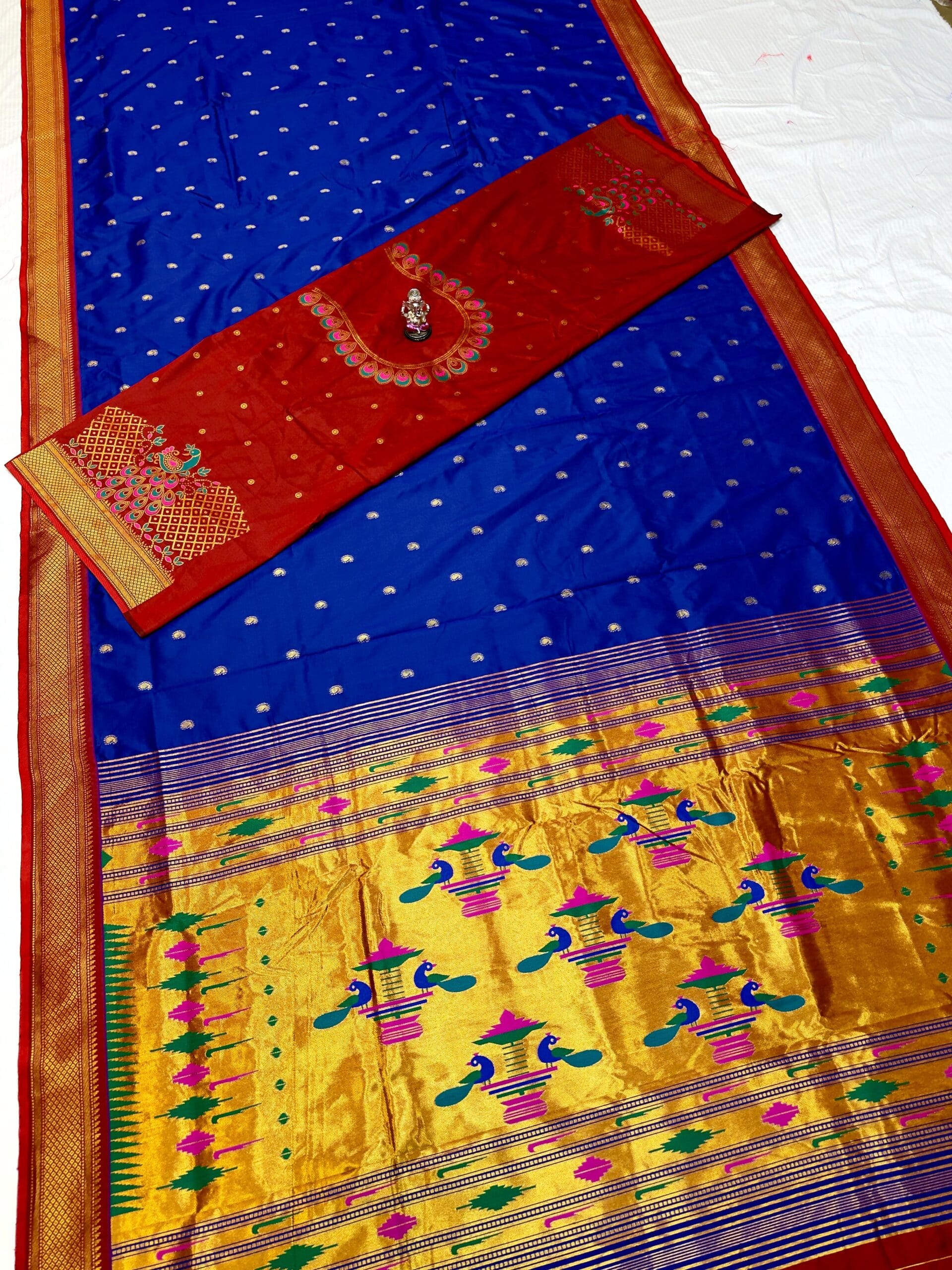 Elegant Semi Pallu Traditional 9 Vaar Paithani