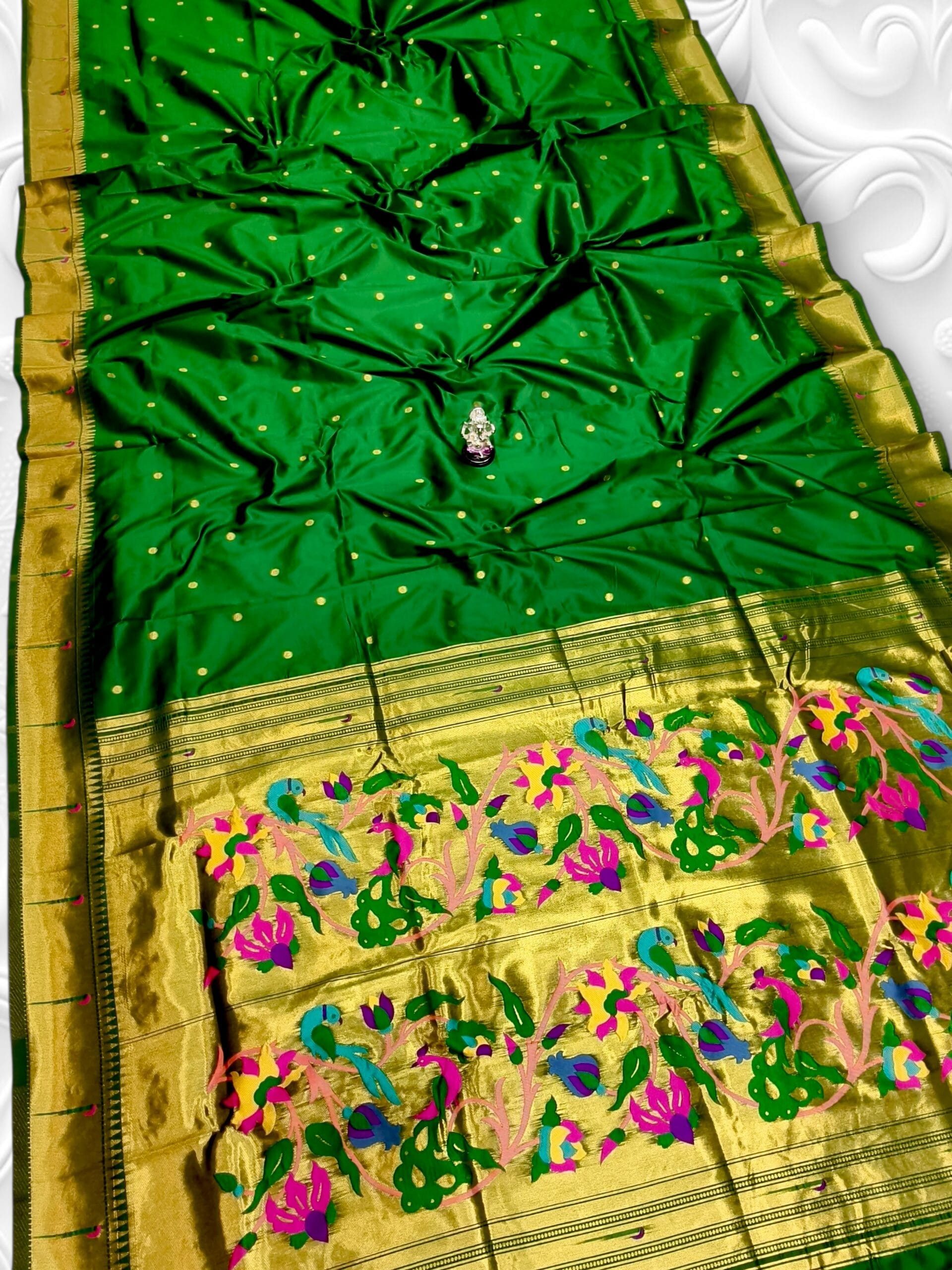 Beautiful Gauri Muniyaa Paithani – Premium Silk