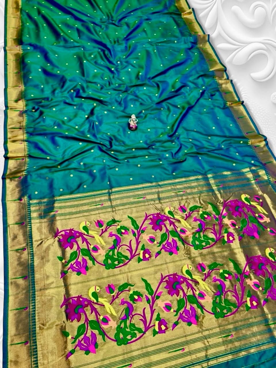 Beautiful Gauri Muniyaa Paithani – Premium Silk