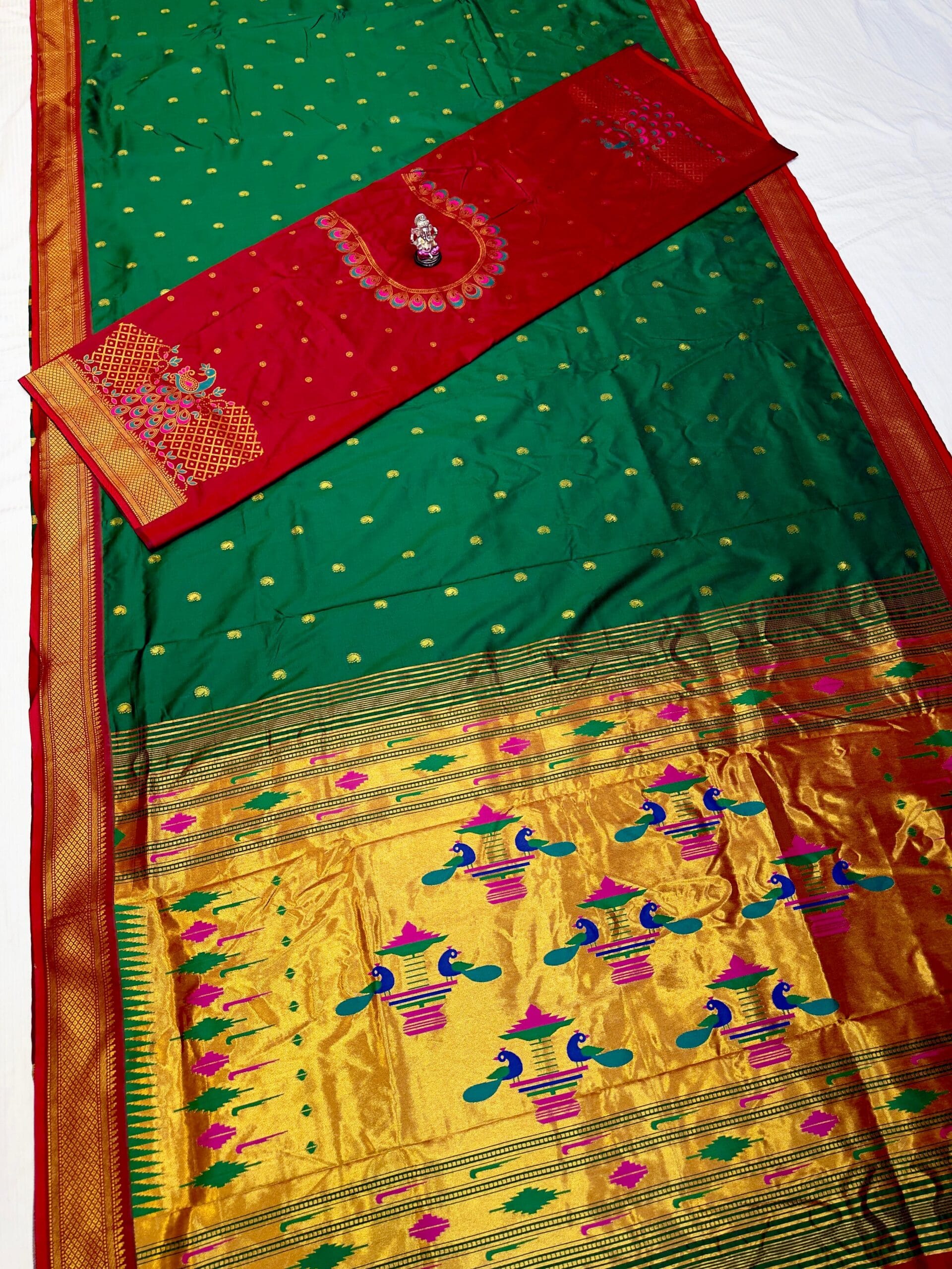 Elegant Semi Pallu Traditional 9 Vaar Paithani