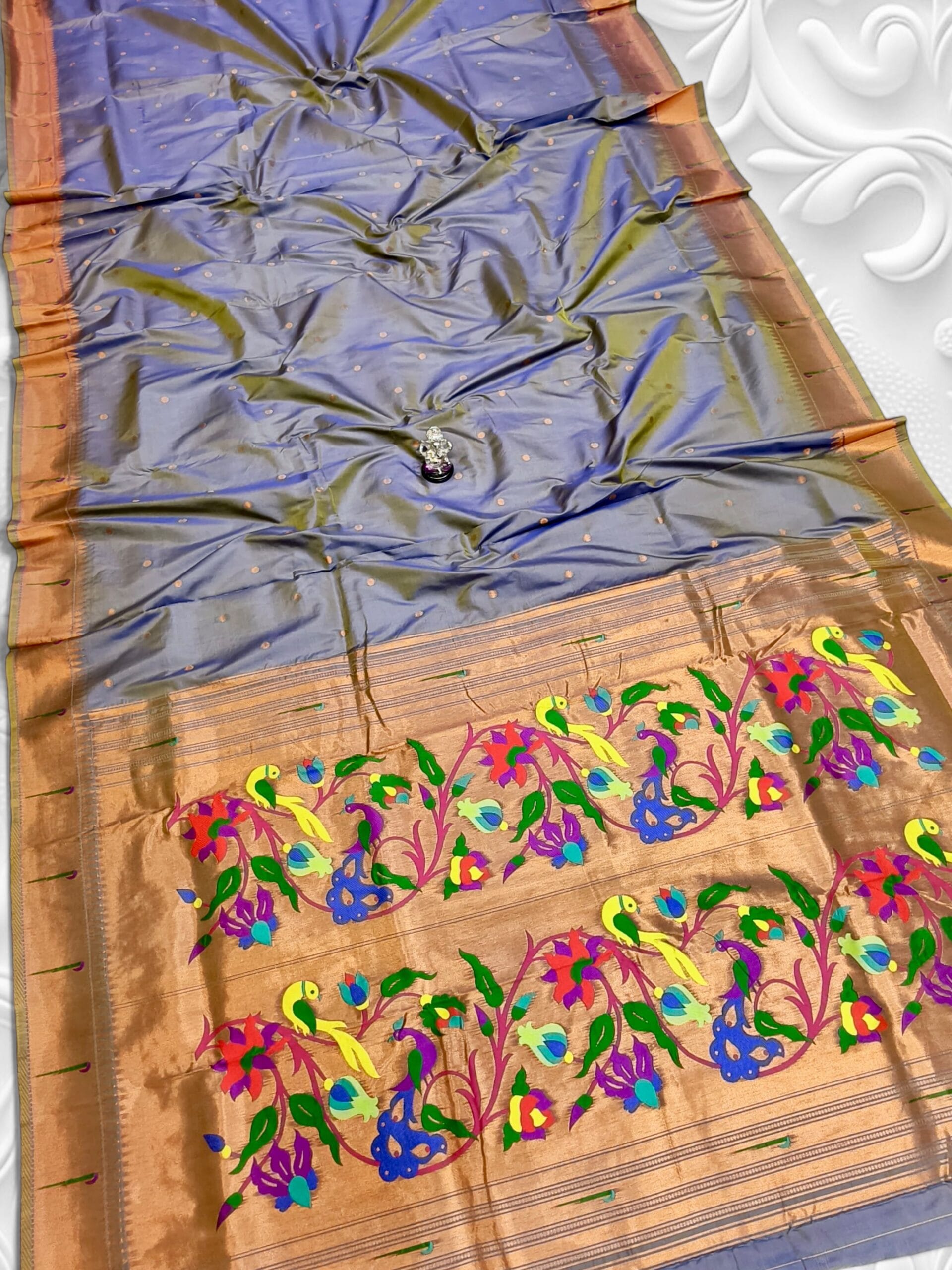 Beautiful Gauri Muniyaa Paithani – Premium Silk