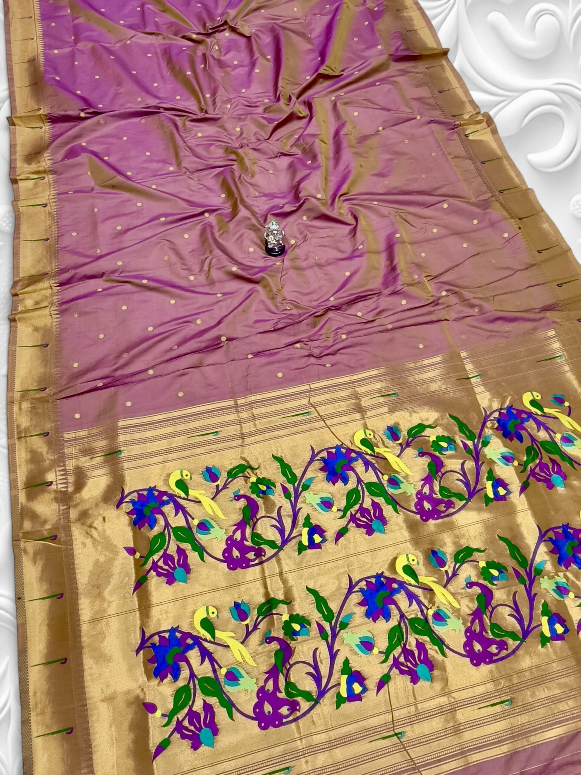 Beautiful Gauri Muniyaa Paithani – Premium Silk