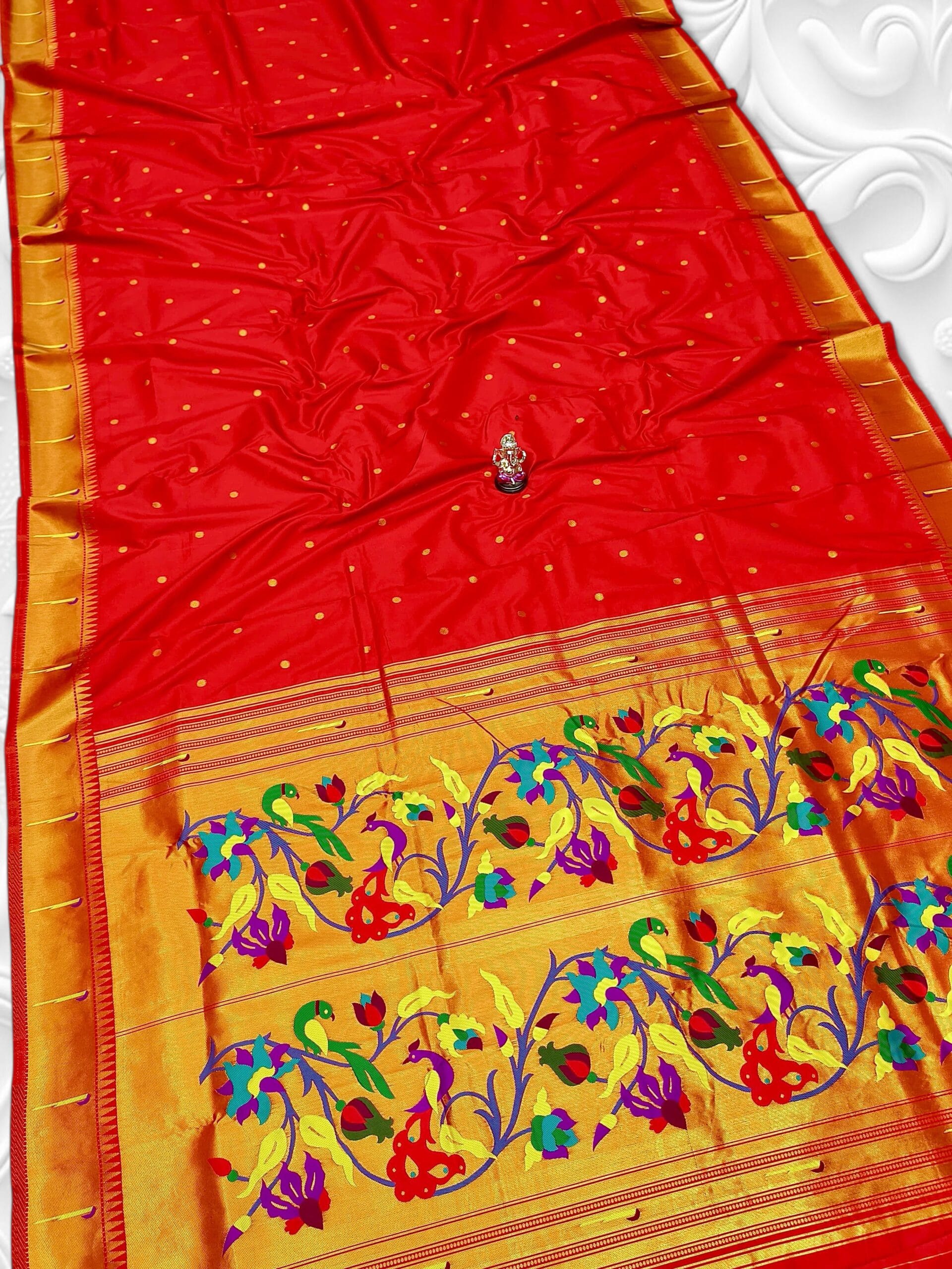 Beautiful Gauri Muniyaa Paithani – Premium Silk