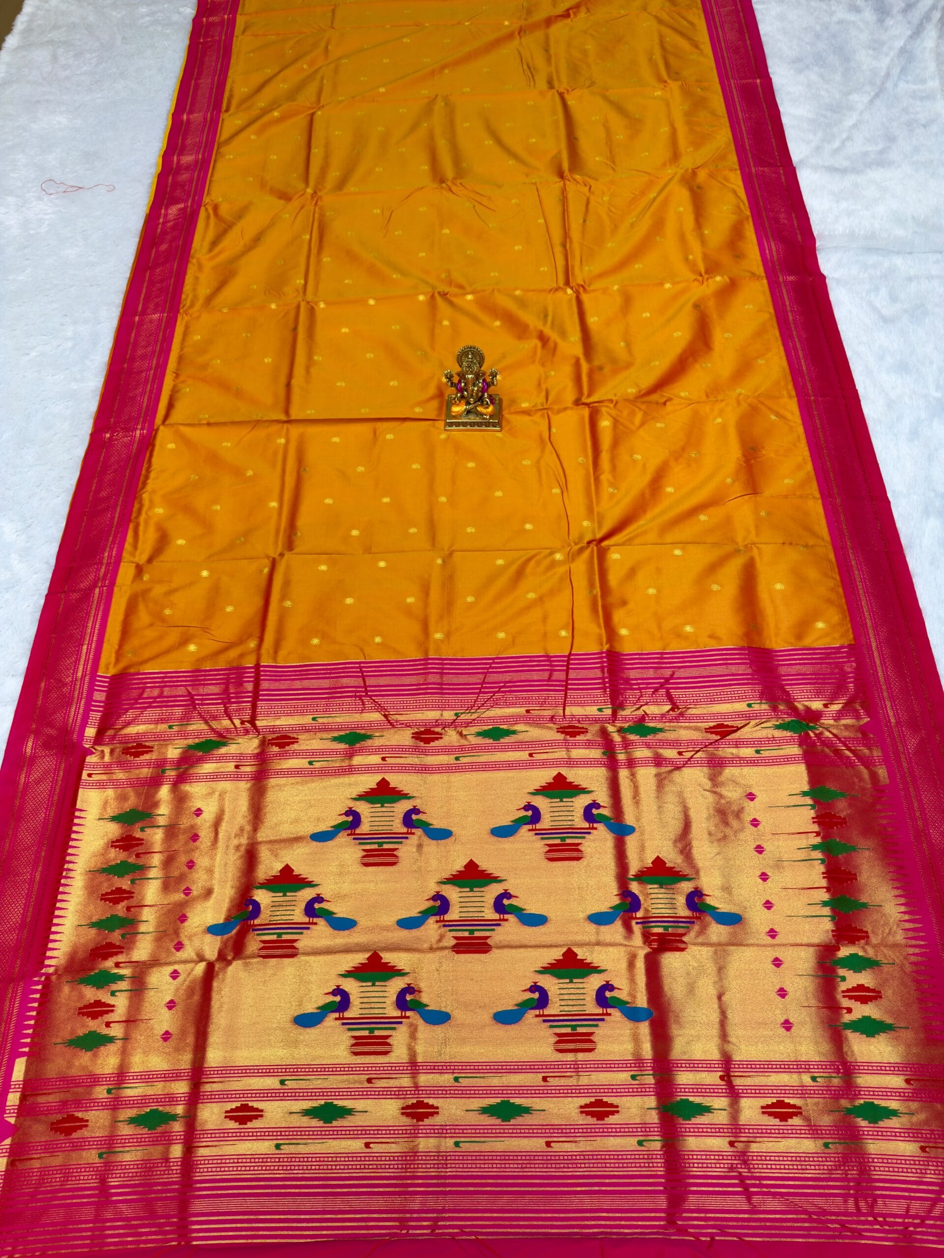Semi Double Pallu Traditional 9 Vaar Paithani for Women