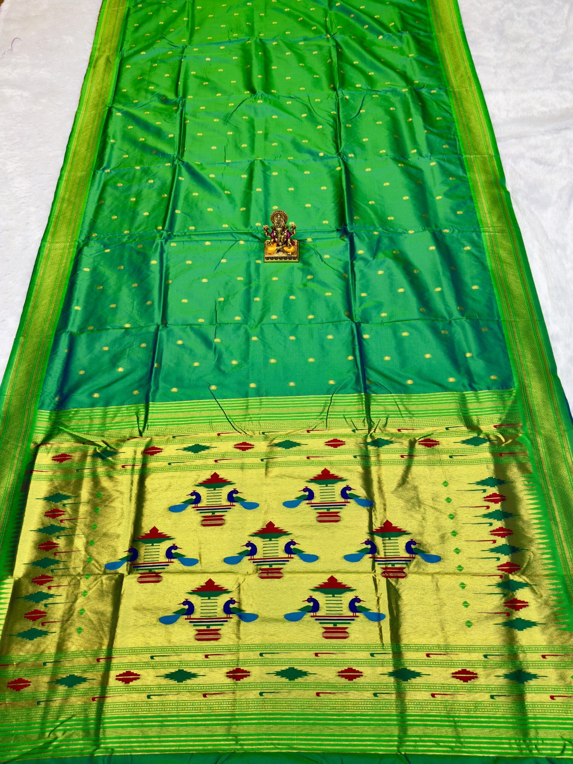 Semi Double Pallu Traditional 9 Vaar Paithani for Women