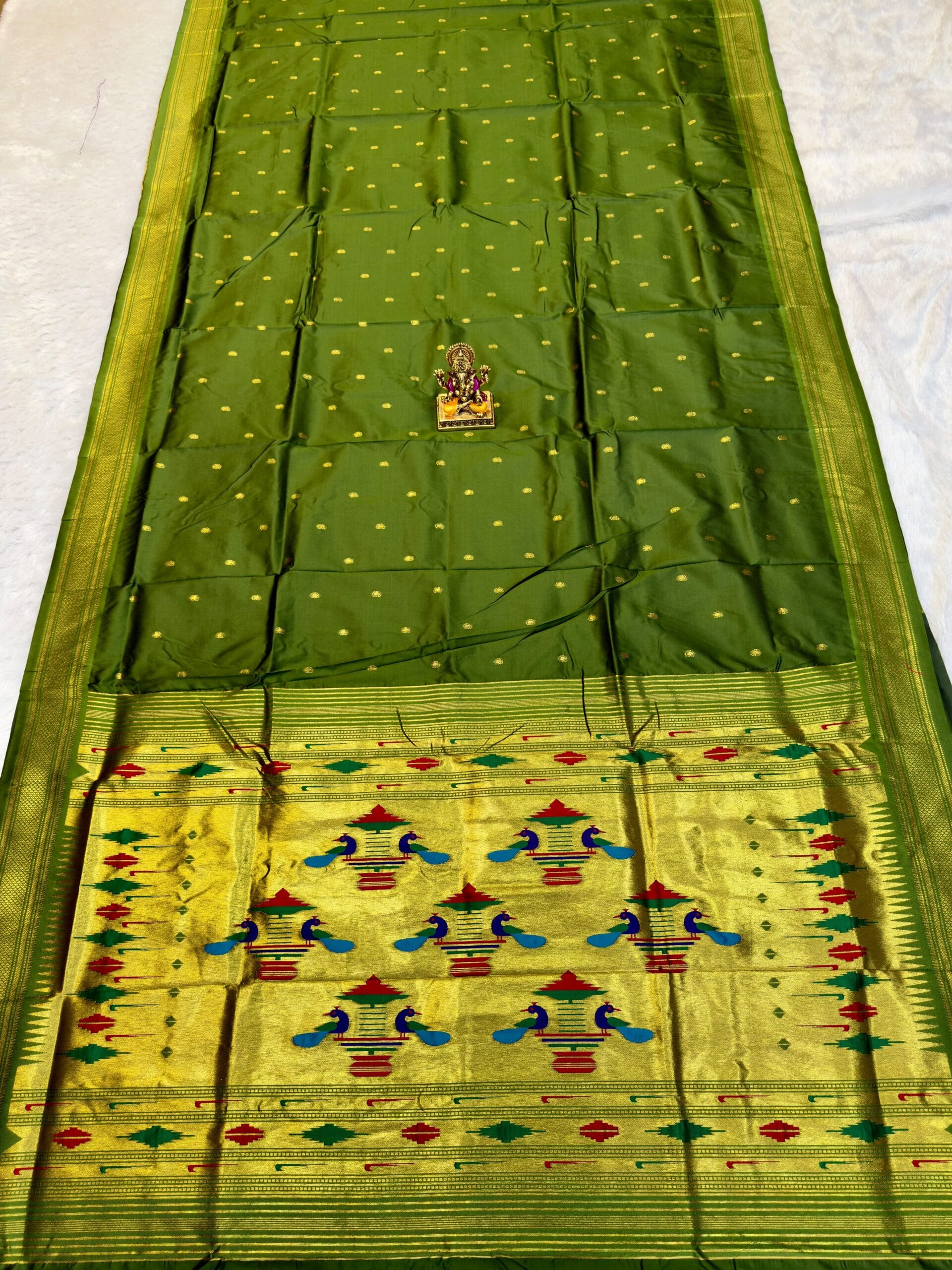 Semi Double Pallu Traditional 9 Vaar Paithani for Women